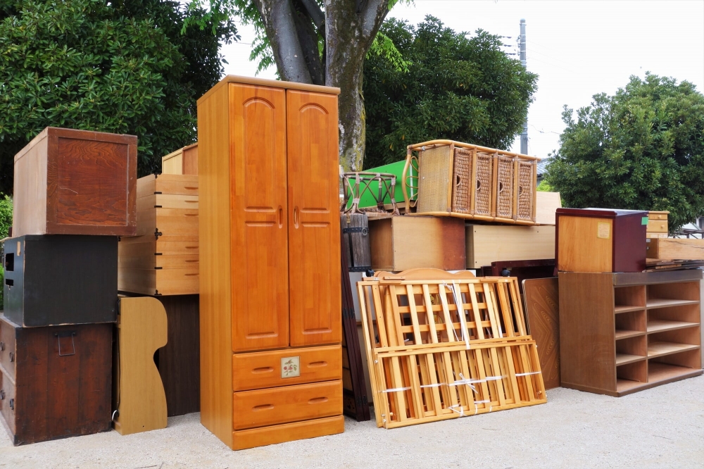 運べない大型家具の処分に困ったら？賢く捨てる方法とコツ